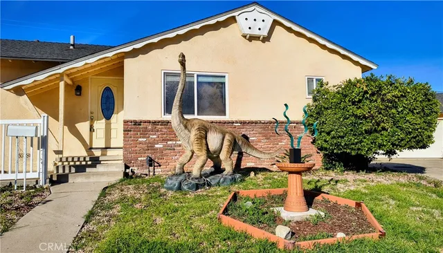 $699,900 | 633 North Maple Way, Upland, CA 91786