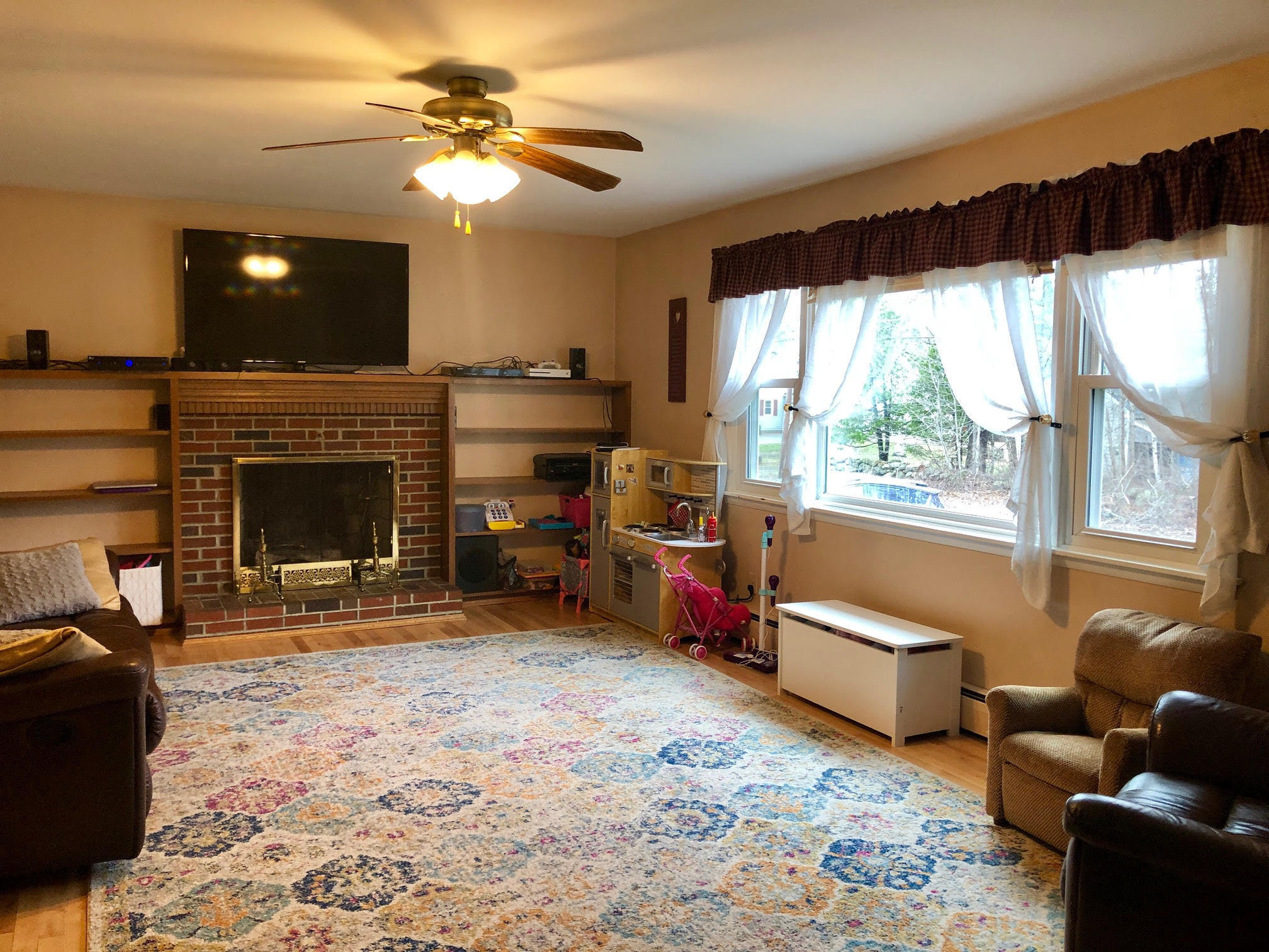 85 Tukey Road Oakland, ME 04963 - Photo 5 of 9 Living Room