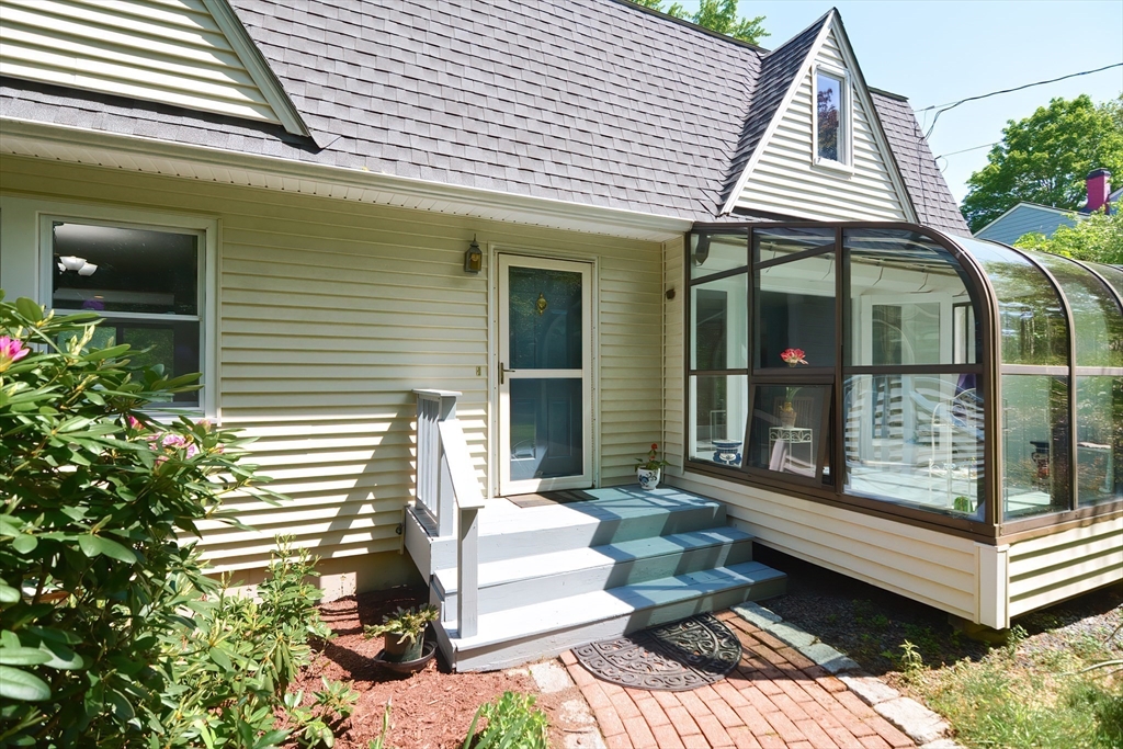 204 Boston Post Road Wayland, MA 01778 - Photo 1 of 42