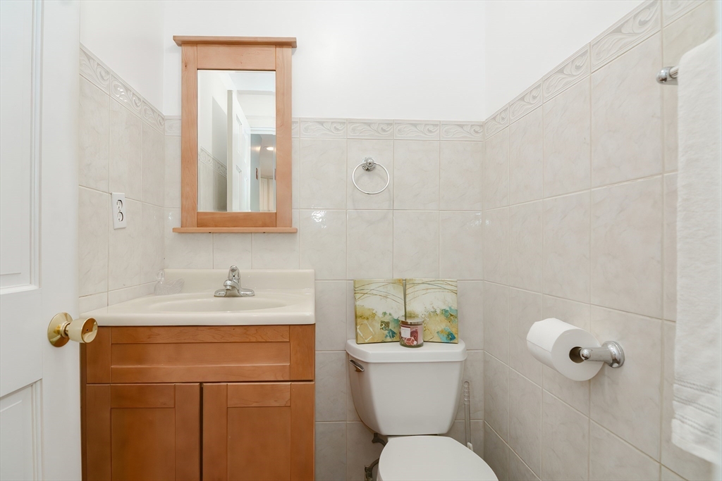 204 Boston Post Road Wayland, MA 01778 - Photo 12 of 42