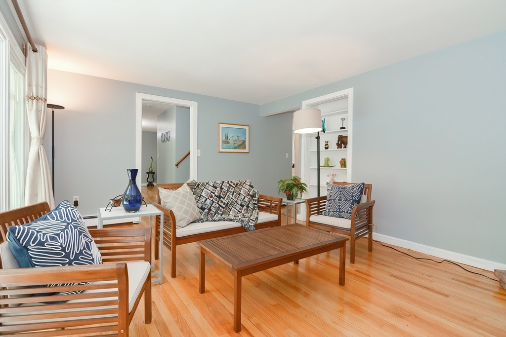204 Boston Post Road Wayland, MA 01778 - Photo 4 of 42