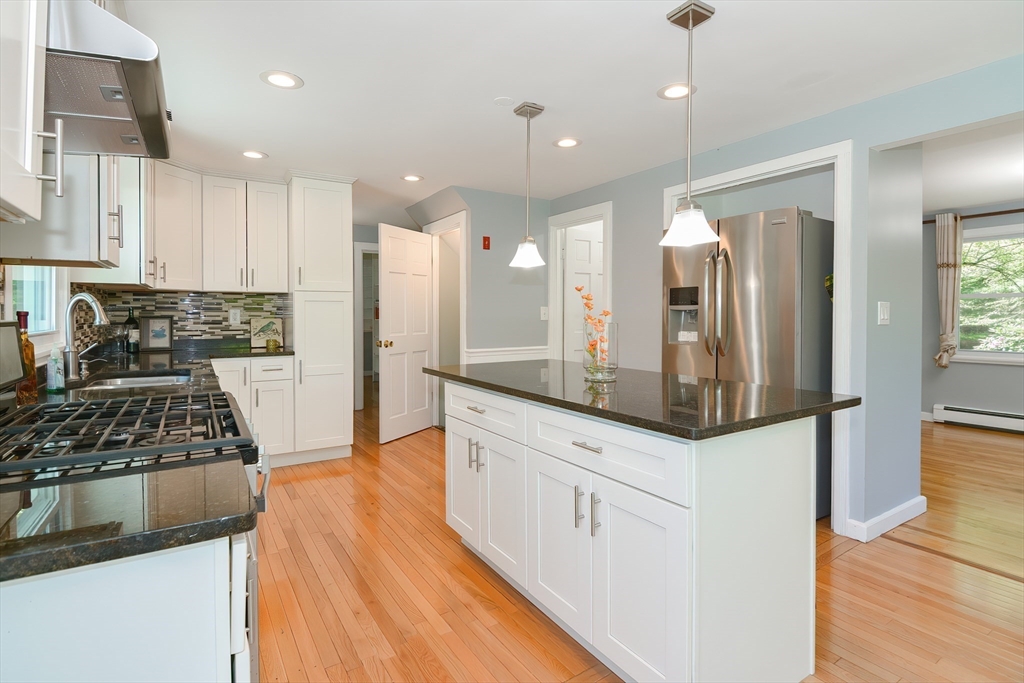 204 Boston Post Road Wayland, MA 01778 - Photo 6 of 42