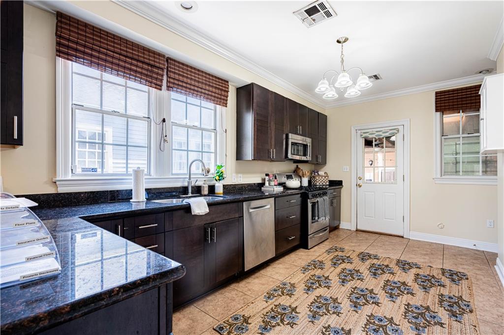 2725 Joseph Street New Orleans, LA 70115 - Photo 8 of 24