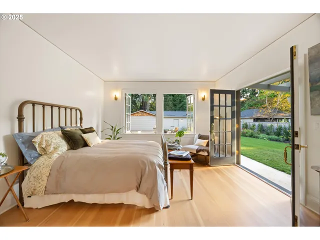 $1,675,000 | 604 Southeast Andover Place, Portland, OR 97202