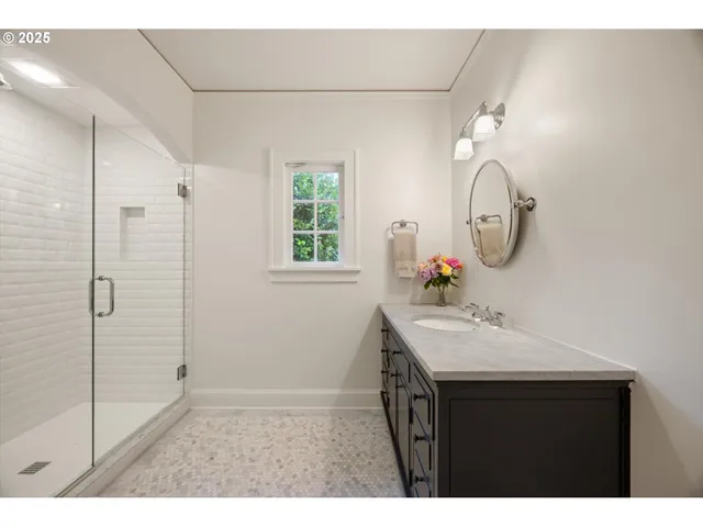 $1,675,000 | 604 Southeast Andover Place, Portland, OR 97202