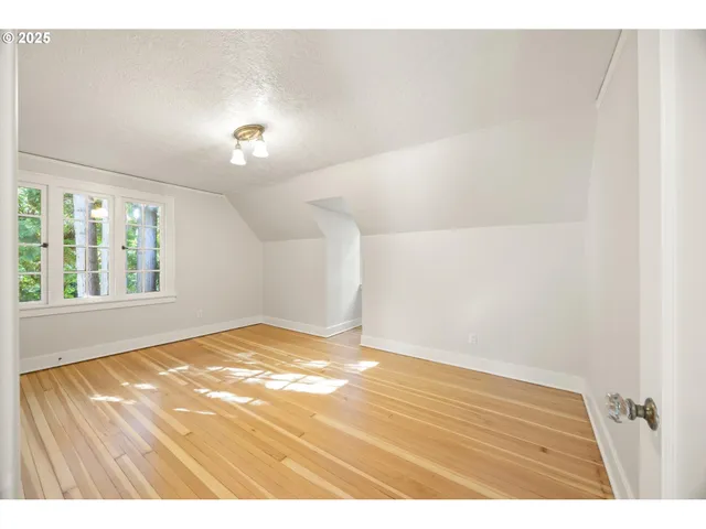 $1,675,000 | 604 Southeast Andover Place, Portland, OR 97202