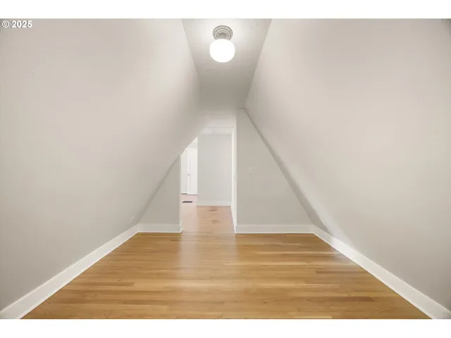 $1,675,000 | 604 Southeast Andover Place, Portland, OR 97202