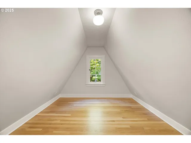 $1,675,000 | 604 Southeast Andover Place, Portland, OR 97202