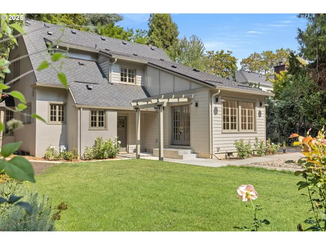 $1,675,000 | 604 Southeast Andover Place, Portland, OR 97202