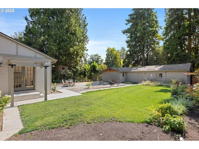 $1,675,000 | 604 Southeast Andover Place, Portland, OR 97202