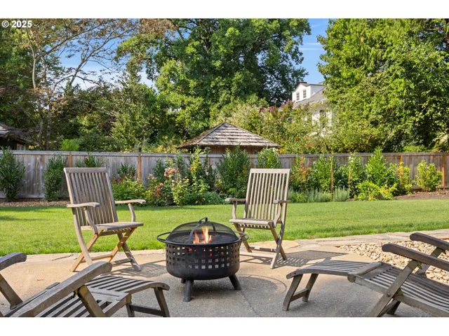 $1,675,000 | 604 Southeast Andover Place, Portland, OR 97202