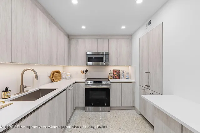 $13,950 | 170 North Ocean Boulevard, Unit 208, Palm Beach, FL 33480