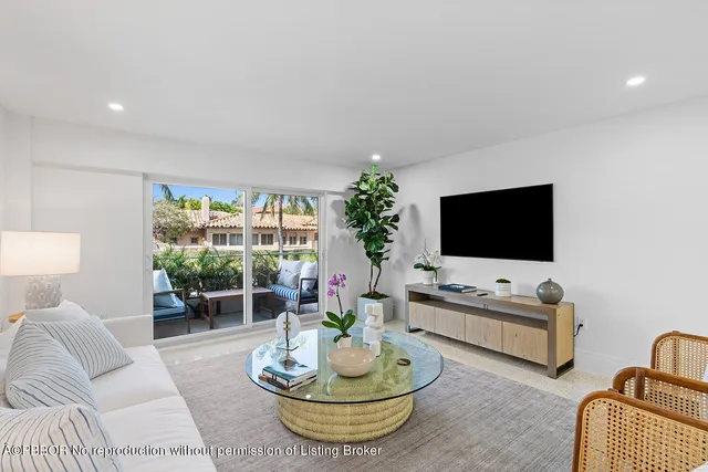 $13,950 | 170 North Ocean Boulevard, Unit 208, Palm Beach, FL 33480