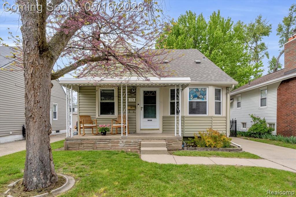1174 Columbia Road Berkley, MI 48072 - Photo 2 of 41