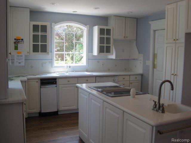 820 Pemberton Road Grosse Pointe, MI 48230 - Photo 9 of 17 IMG_1600