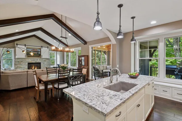 $1,095,000 | 5507 Fenning Avenue Southeast, Delano, MN 55328