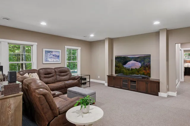 $1,095,000 | 5507 Fenning Avenue Southeast, Delano, MN 55328