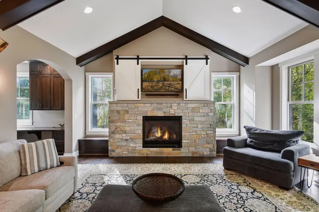 $1,095,000 | 5507 Fenning Avenue Southeast, Delano, MN 55328