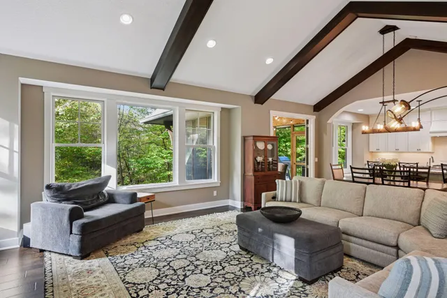 $1,095,000 | 5507 Fenning Avenue Southeast, Delano, MN 55328