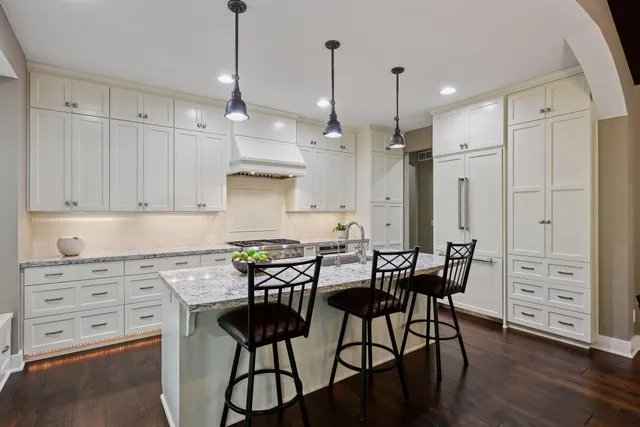 $1,095,000 | 5507 Fenning Avenue Southeast, Delano, MN 55328