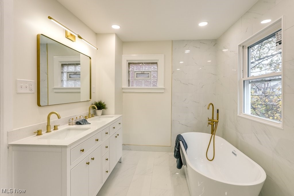 3238 Yorkshire Road Cleveland, OH 44118 - Photo 19 of 33 Gallery Image 19