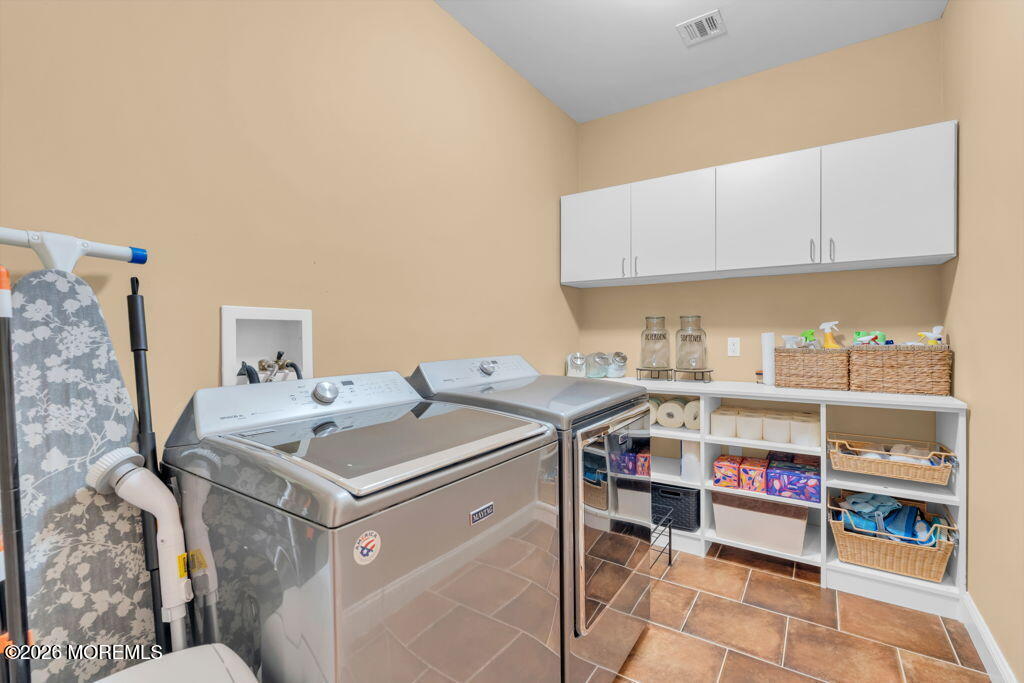 131 Montrose Road Colts Neck, NJ 07722 - Photo 25 of 51 image