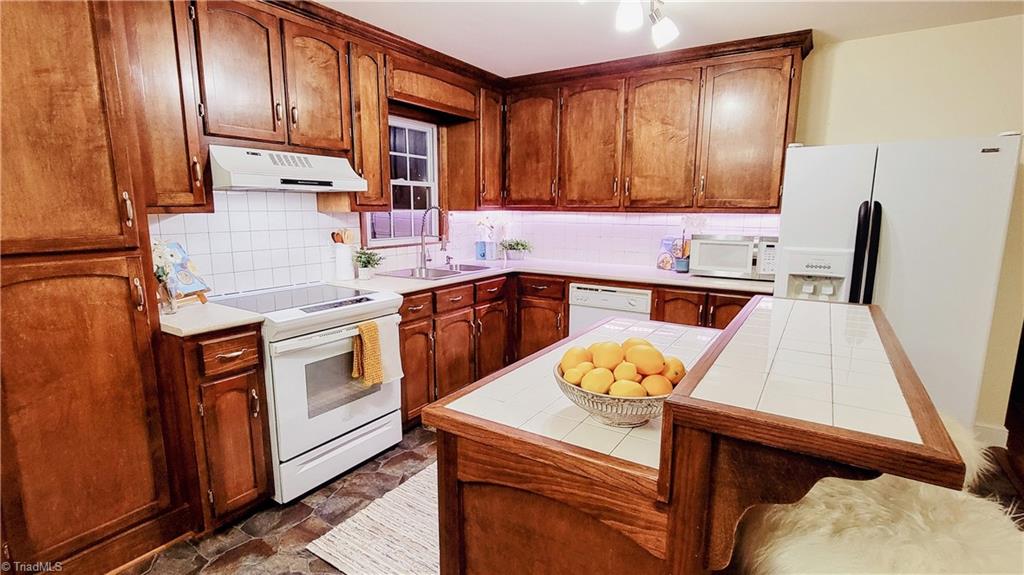 1323 Swicegood Road Linwood, NC 27299 - Photo 9 of 23 Gallery Image 9