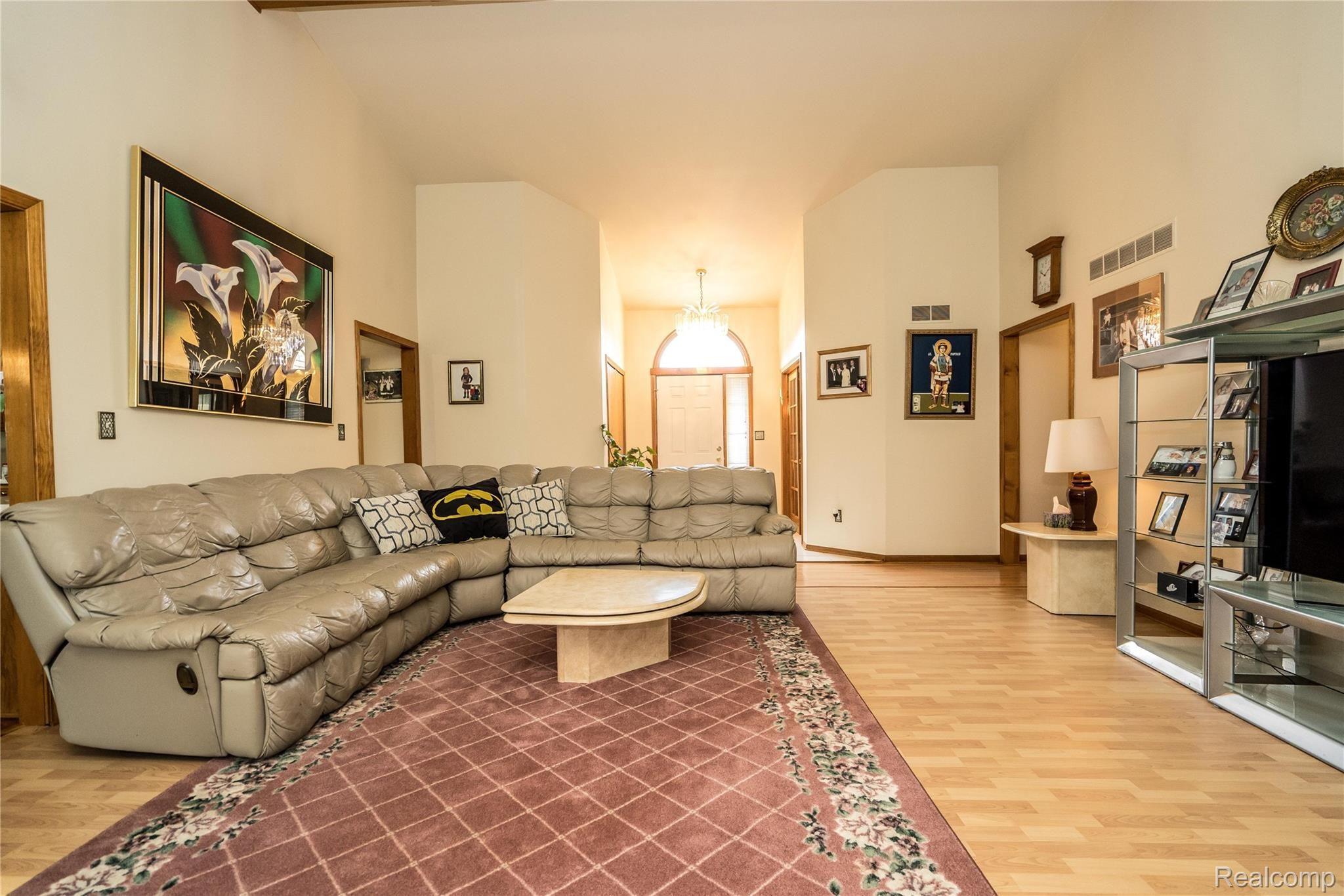 17931 Rocco Drive Macomb, MI 48044 - Photo 22 of 77 DSC05167.jpg