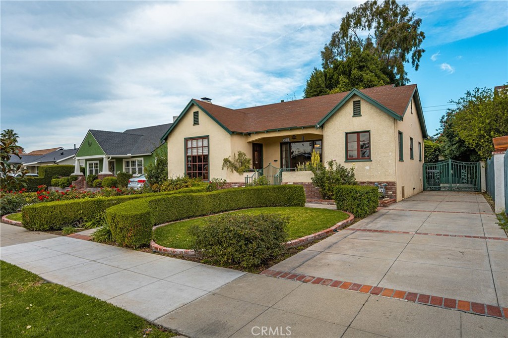 4545 Sunnyside Drive Riverside, CA 92506 - Photo 11 of 36