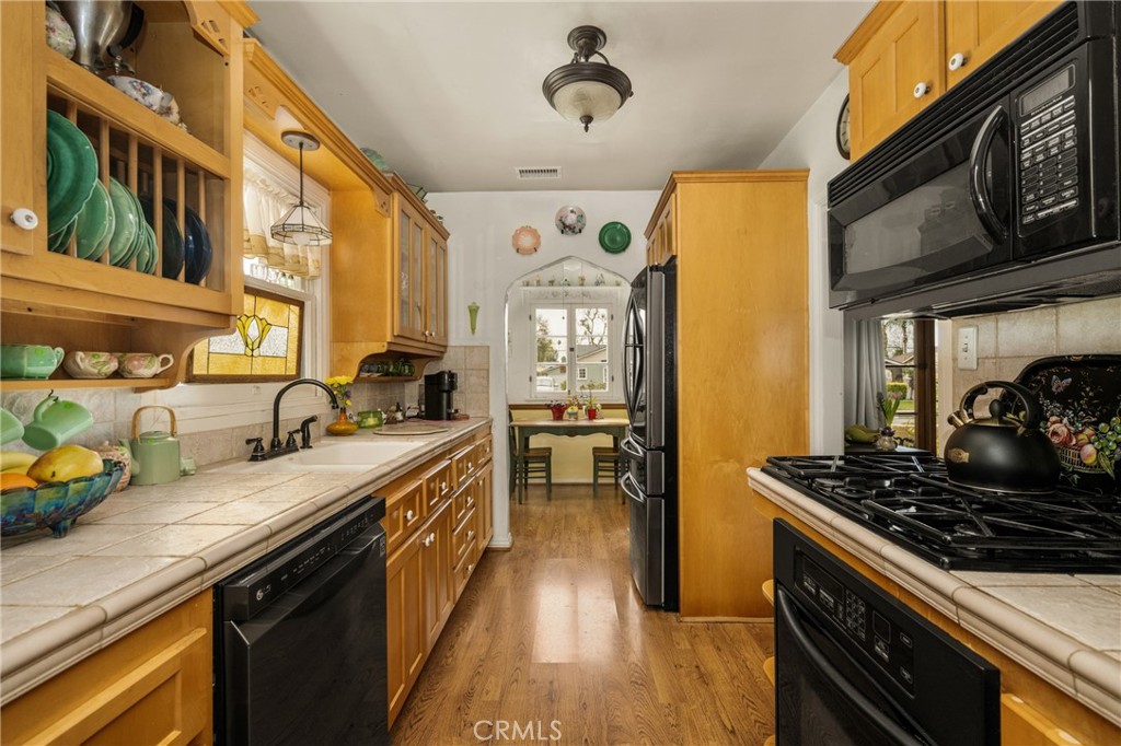 4545 Sunnyside Drive Riverside, CA 92506 - Photo 19 of 36