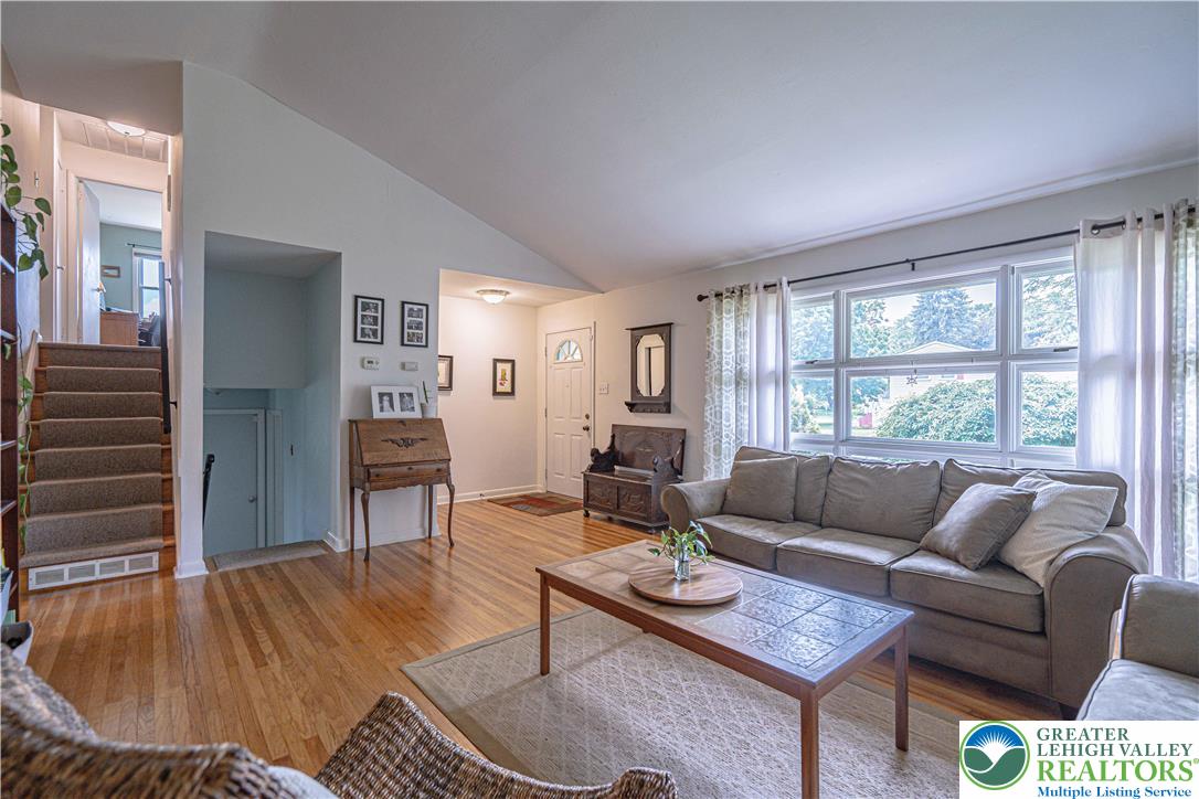 2064 Hopewell Road Bethlehem, PA 18017 - Photo 8 of 44 Gallery Image 8