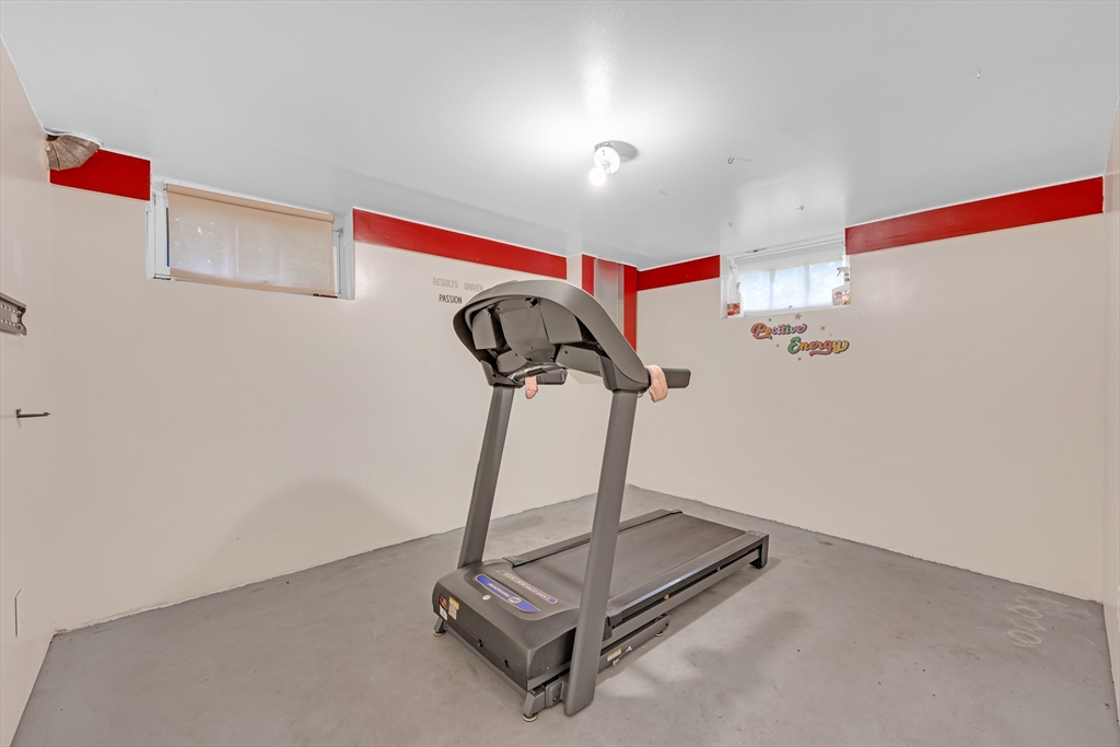63 Wayside Road Worcester, MA 01605 - Photo 17 of 22 Gallery Image 17