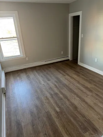 $2,010 | 422 Lafayette Street, Unit 1R, Bridgeport, CT 06604