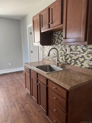 $2,010 | 422 Lafayette Street, Unit 1R, Bridgeport, CT 06604