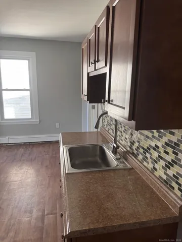 $2,010 | 422 Lafayette Street, Unit 1R, Bridgeport, CT 06604