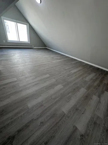 $2,010 | 422 Lafayette Street, Unit 1R, Bridgeport, CT 06604