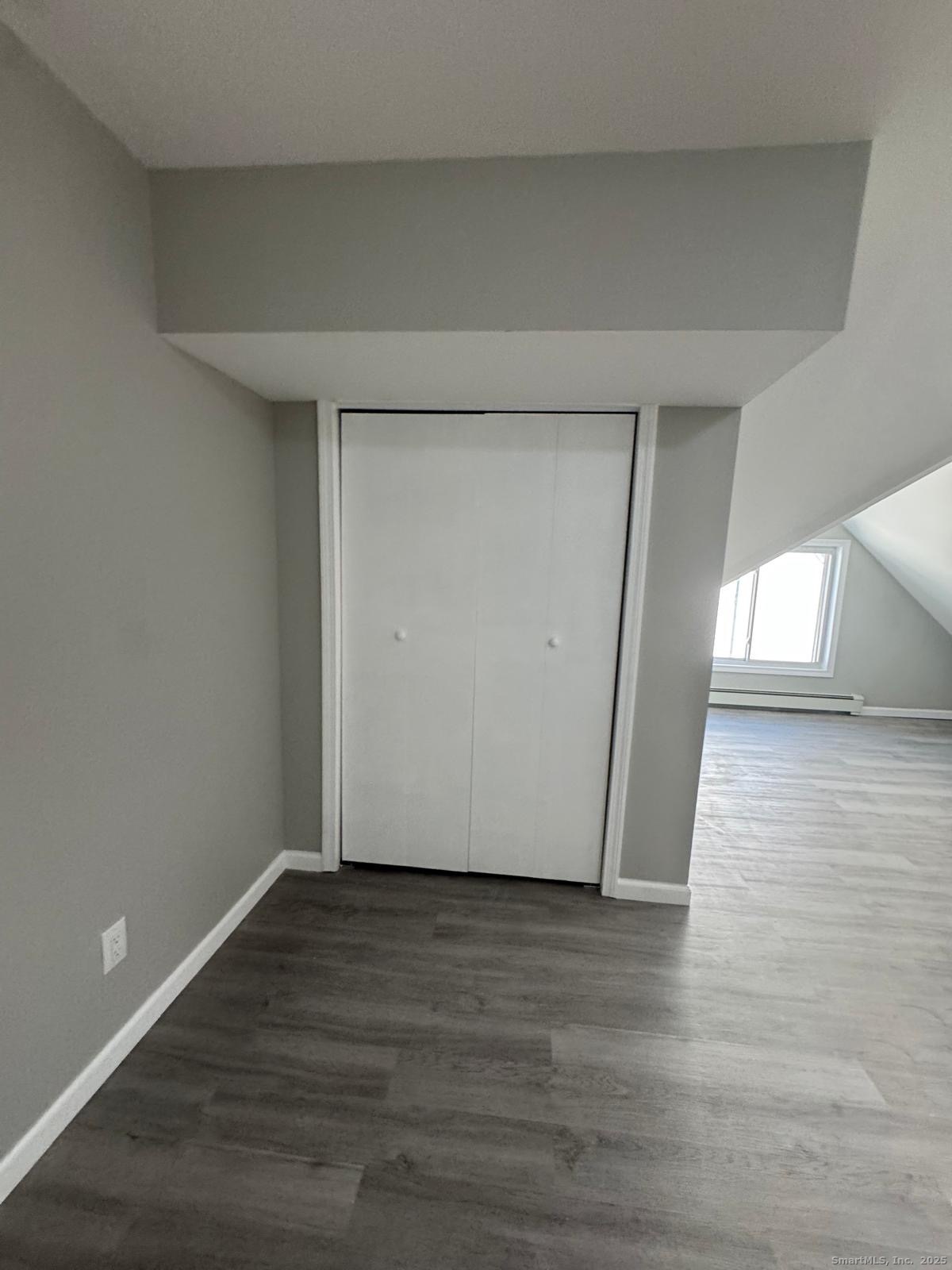 422 Lafayette Street, Unit 1R Bridgeport, CT 06604 - Photo 7 of 15 a view of an empty room