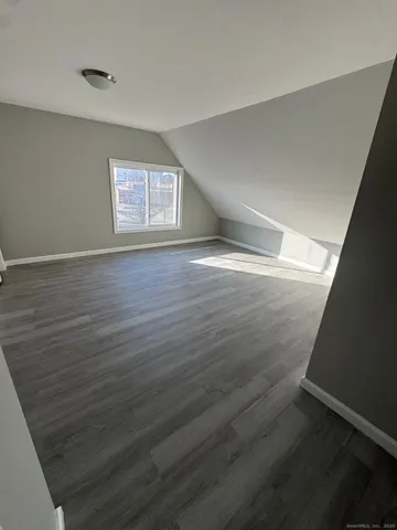 $2,010 | 422 Lafayette Street, Unit 1R, Bridgeport, CT 06604