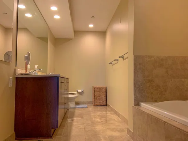 $3,200 | 60 East Monroe Street, Unit 2708, Chicago, IL 60603