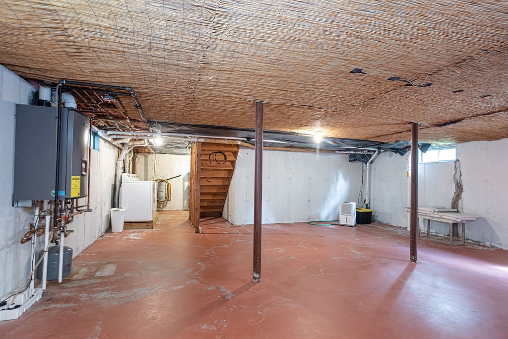 66 Center Avenue Middletown, RI 02842 - Photo 25 of 31