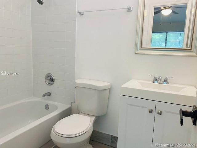 4039 Southwest 21st Road, Unit 4039 Gainesville, FL 32607 - Photo 15 of 29