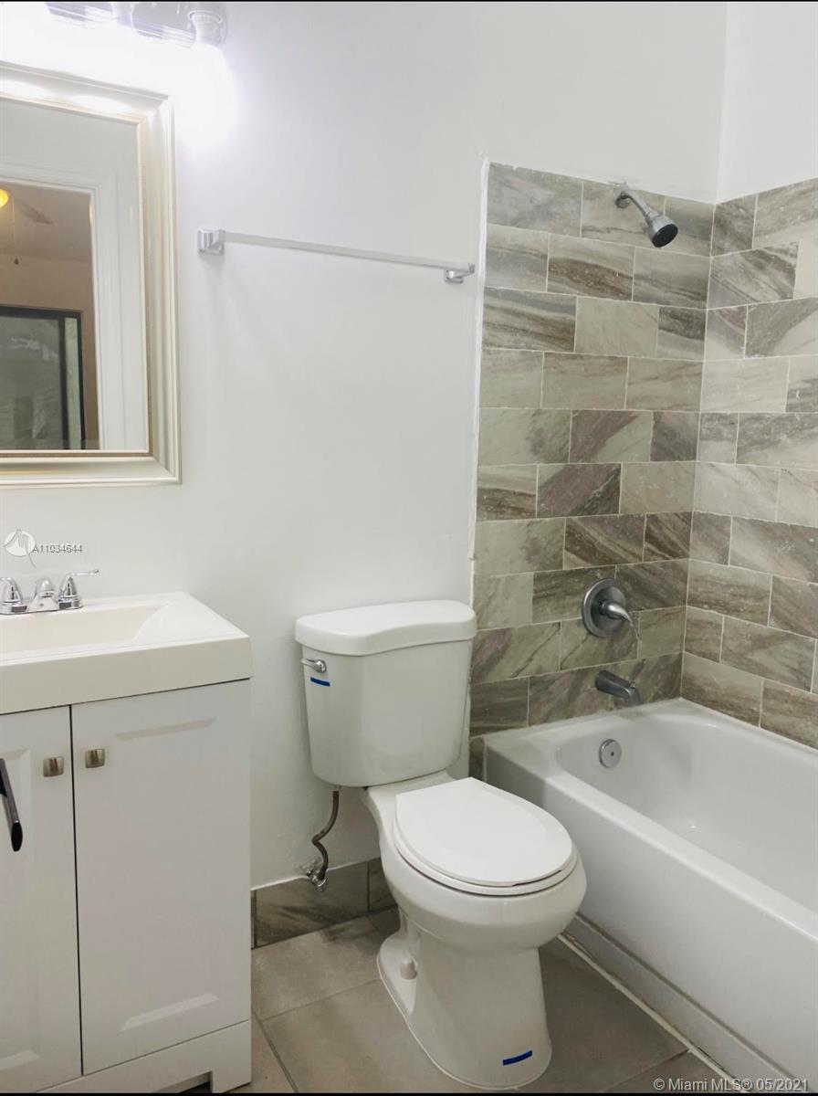 4039 Southwest 21st Road, Unit 4039 Gainesville, FL 32607 - Photo 20 of 29