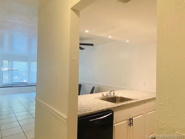 4039 Southwest 21st Road, Unit 4039 Gainesville, FL 32607 - Photo 6 of 29