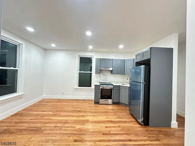 $1,700 | 144 West 2nd Avenue, Unit 2A, Roselle, NJ 07203