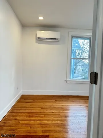 $1,700 | 144 West 2nd Avenue, Unit 2A, Roselle, NJ 07203