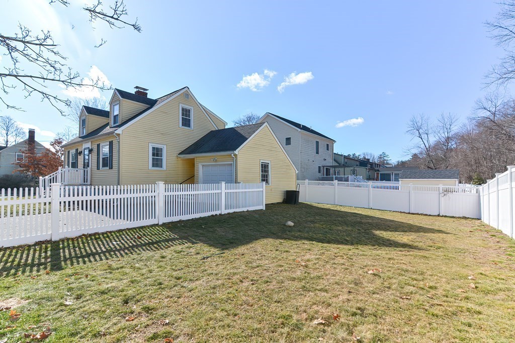 19 Crosby Road Wakefield, MA 01880 - Photo 5 of 31 Gallery Image 5