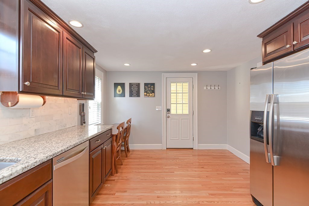 19 Crosby Road Wakefield, MA 01880 - Photo 8 of 31 Gallery Image 8