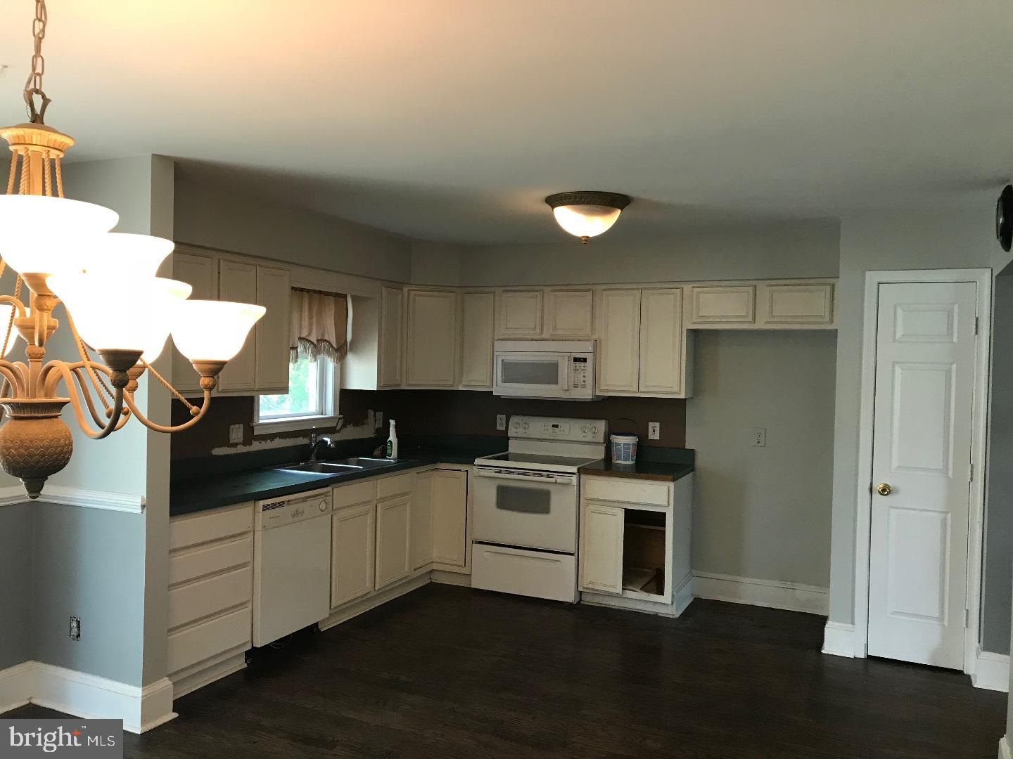 2310 State Rd. Croydon, PA 19021 - Photo 4 of 15 Kitchen