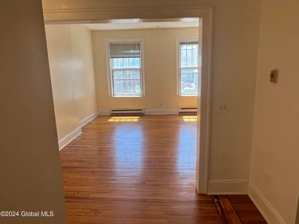 $1,000 | 91 Columbia Street, Unit 3F, Albany, NY 12210