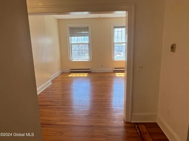 $1,000 | 91 Columbia Street, Unit 3F, Albany, NY 12210